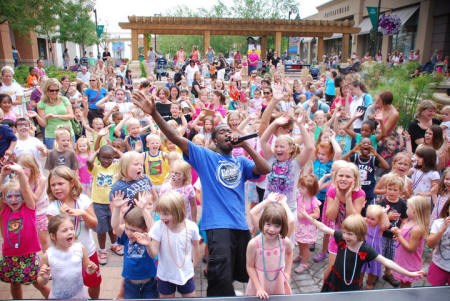 Arbor Lakes Shoppes - Jay Kids Entertainer